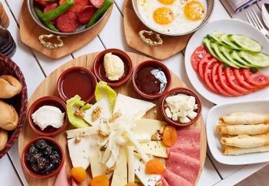 Masquerade Mic Dejun